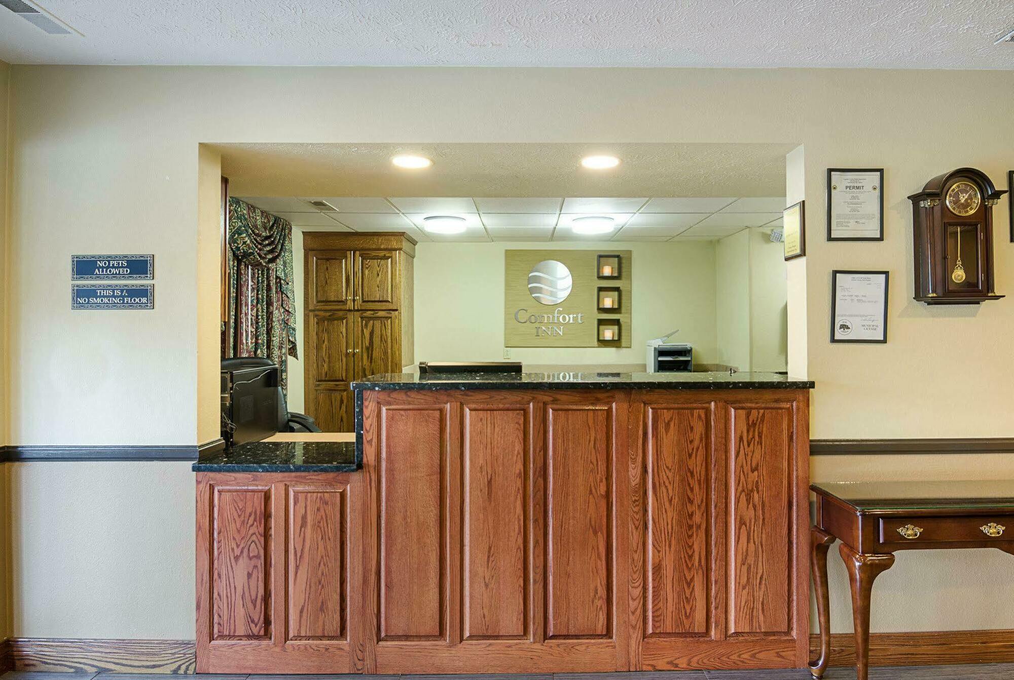 Comfort Inn New River Oak Hill Экстерьер фото